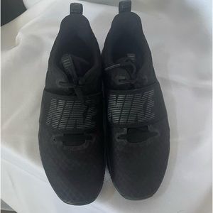 Nike Black Tennis Shoes